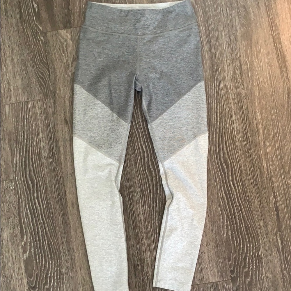 OUTDOOR VOICES 7/8 Leggings Gray Medium